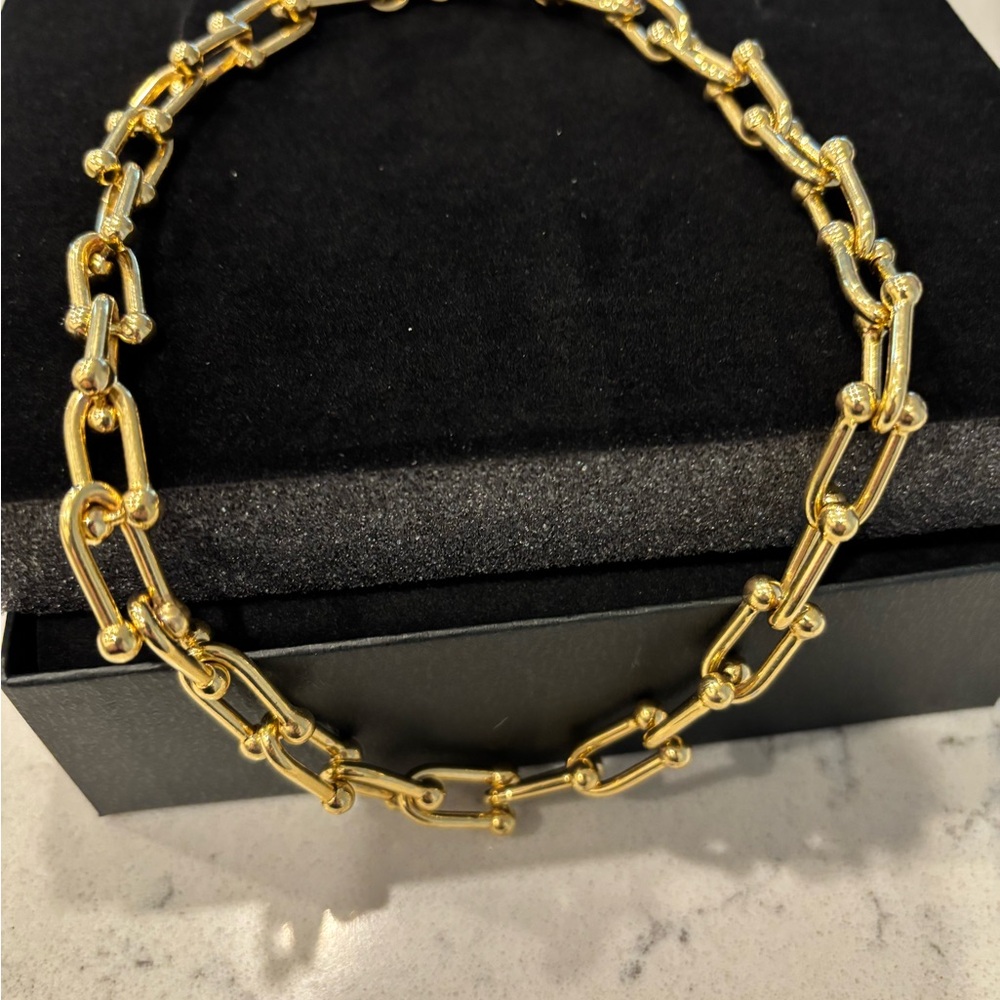 Elegant Gold Chain Necklace - Picture 7 of 7